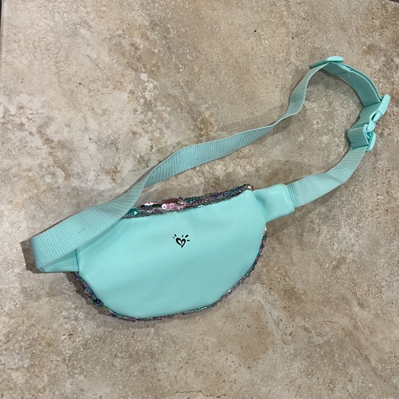 Justice Girls Flip Sequin Fanny Pack! Like new, never worn! - Picture 2 of 2